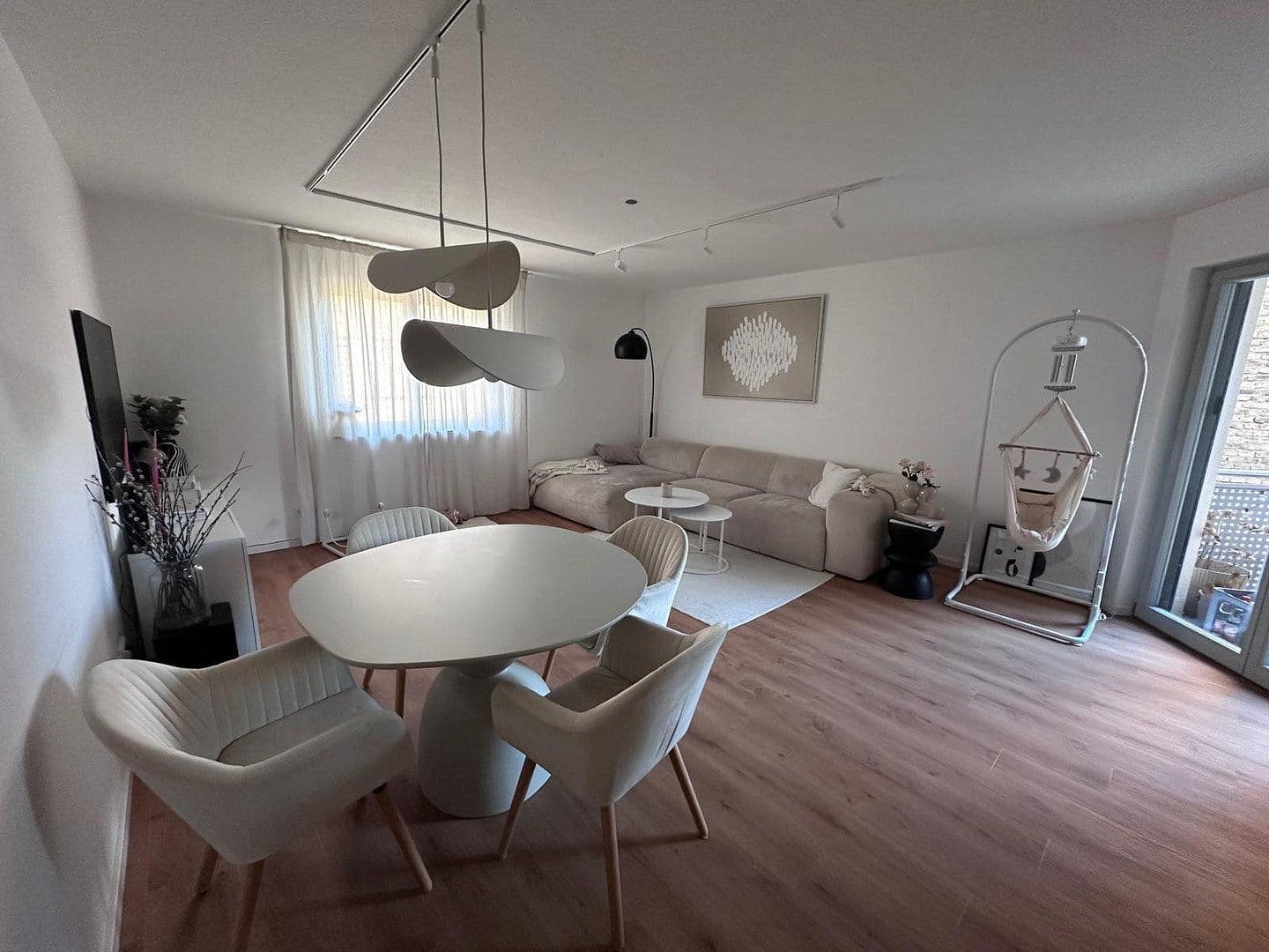 Pronájem bytu 3+1 78 m², Flörsheim, Hessen Pronájem bytu 3+1 78 m², Flörsheim, Hessen