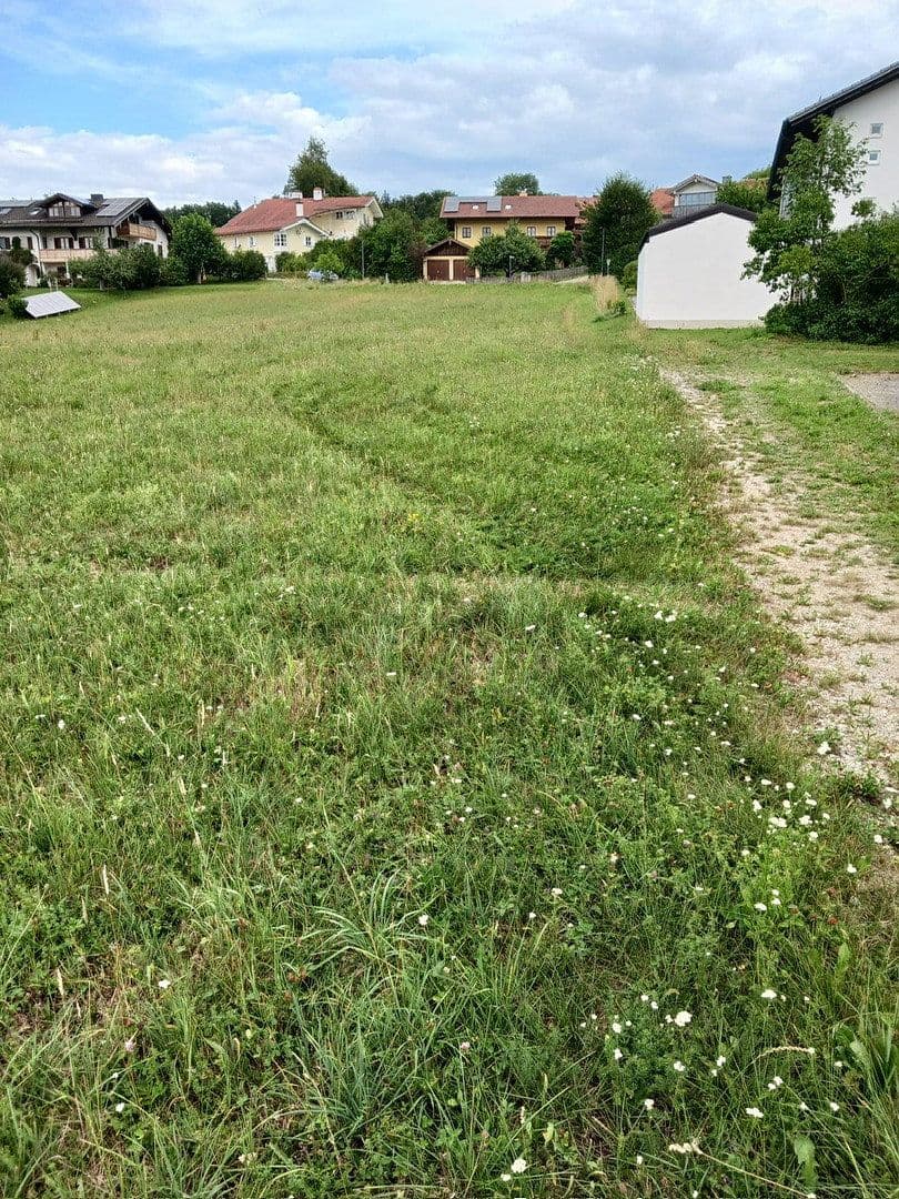 Prodej pozemku 300 m², Soyen, Bavorsko Prodej pozemku 300 m², Soyen, Bavorsko