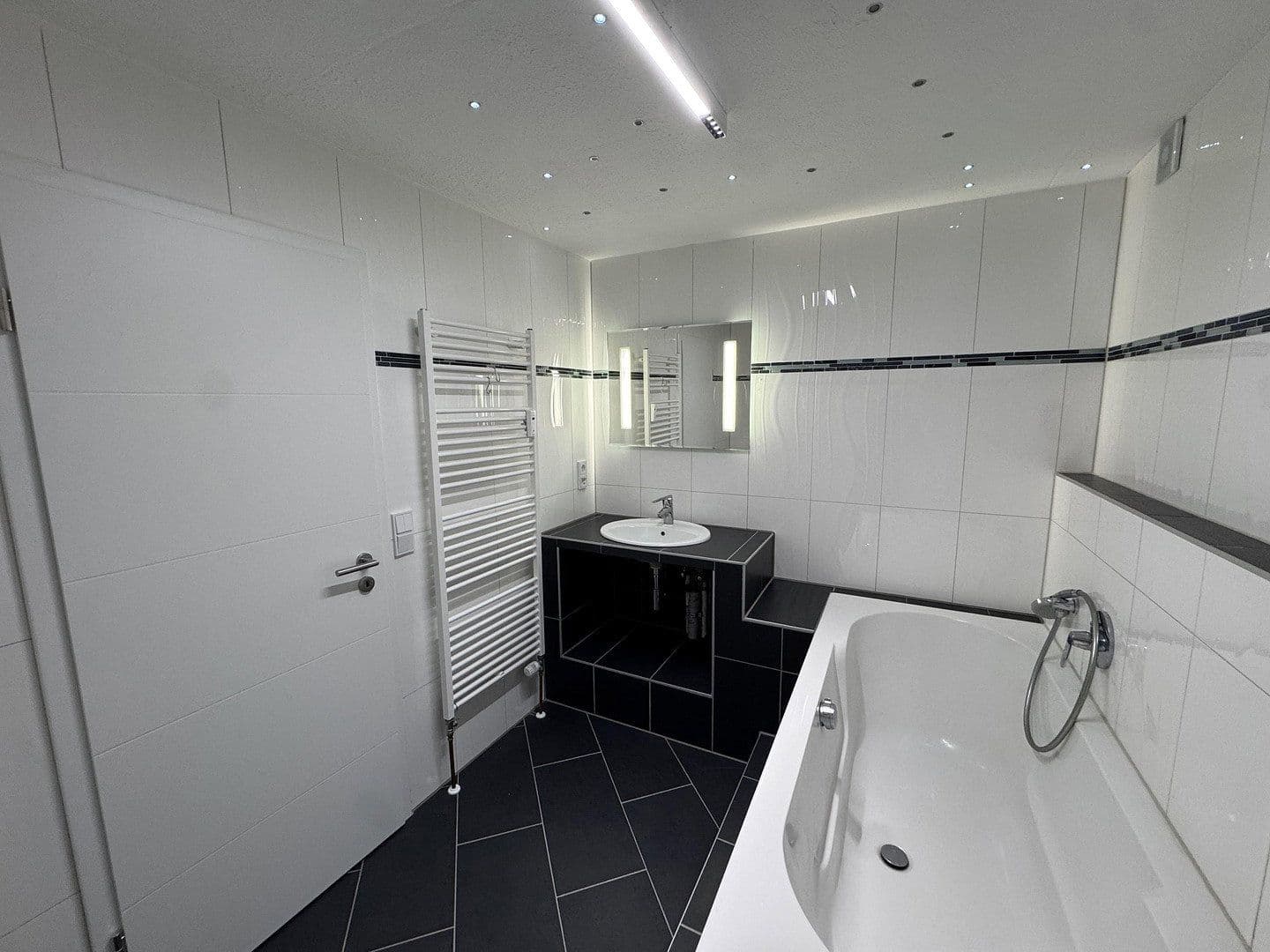Prodej bytu 2+kk 64 m², Hamburg, Hamburg Prodej bytu 2+kk 64 m², Hamburg, Hamburg