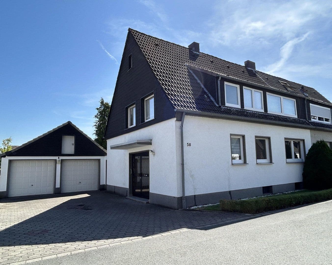 Prodej domu 113 m², pozemek 558 m², Bergkamen, Severní Porýní-Vestfálsko Prodej domu 113 m², pozemek 558 m², Bergkamen, Severní Porýní-Vestfálsko