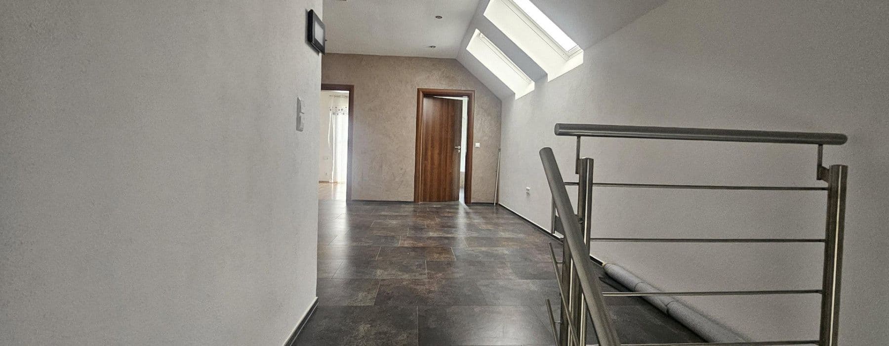 Prodej domu 209 m², pozemek 334 m², Lichtensteinstr., 64, Reutlingen, Bádensko-Württembersko Prodej domu 209 m², pozemek 334 m², Lichtensteinstr., 64, Reutlingen, Bádensko-Württembersko