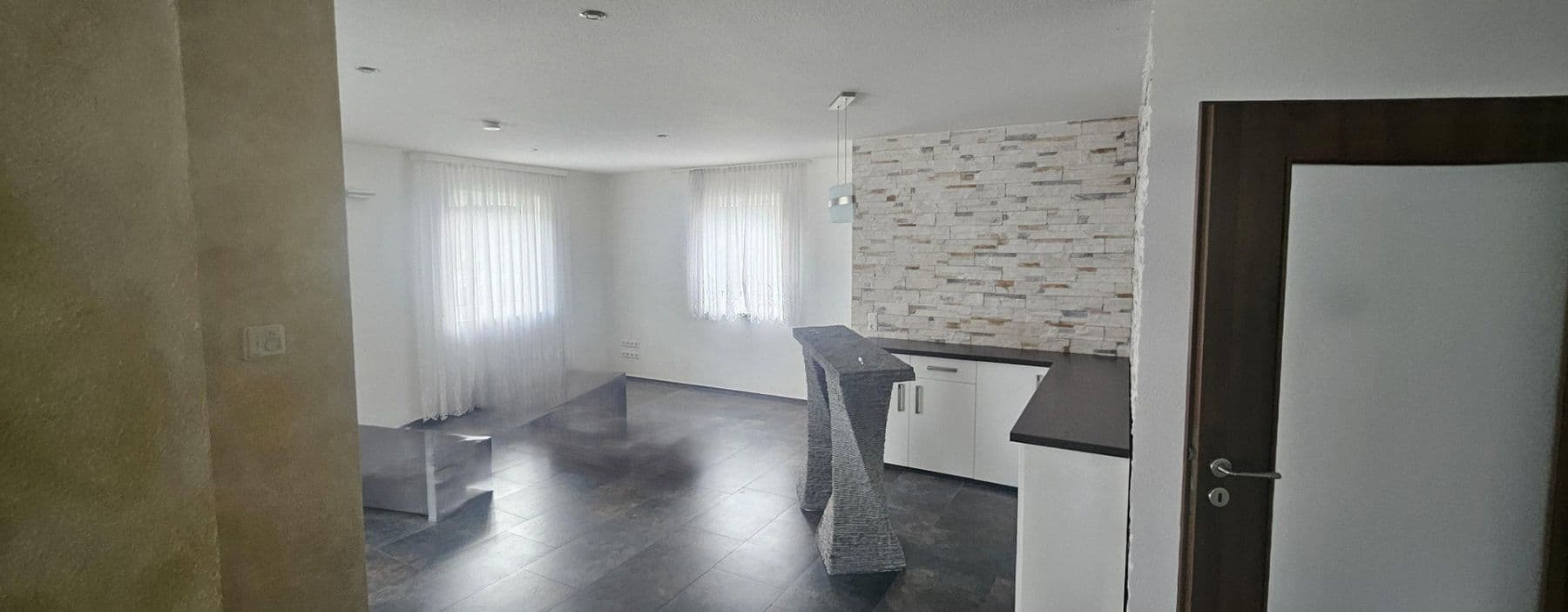 Prodej domu 209 m², pozemek 334 m², Lichtensteinstr., 64, Reutlingen, Bádensko-Württembersko Prodej domu 209 m², pozemek 334 m², Lichtensteinstr., 64, Reutlingen, Bádensko-Württembersko