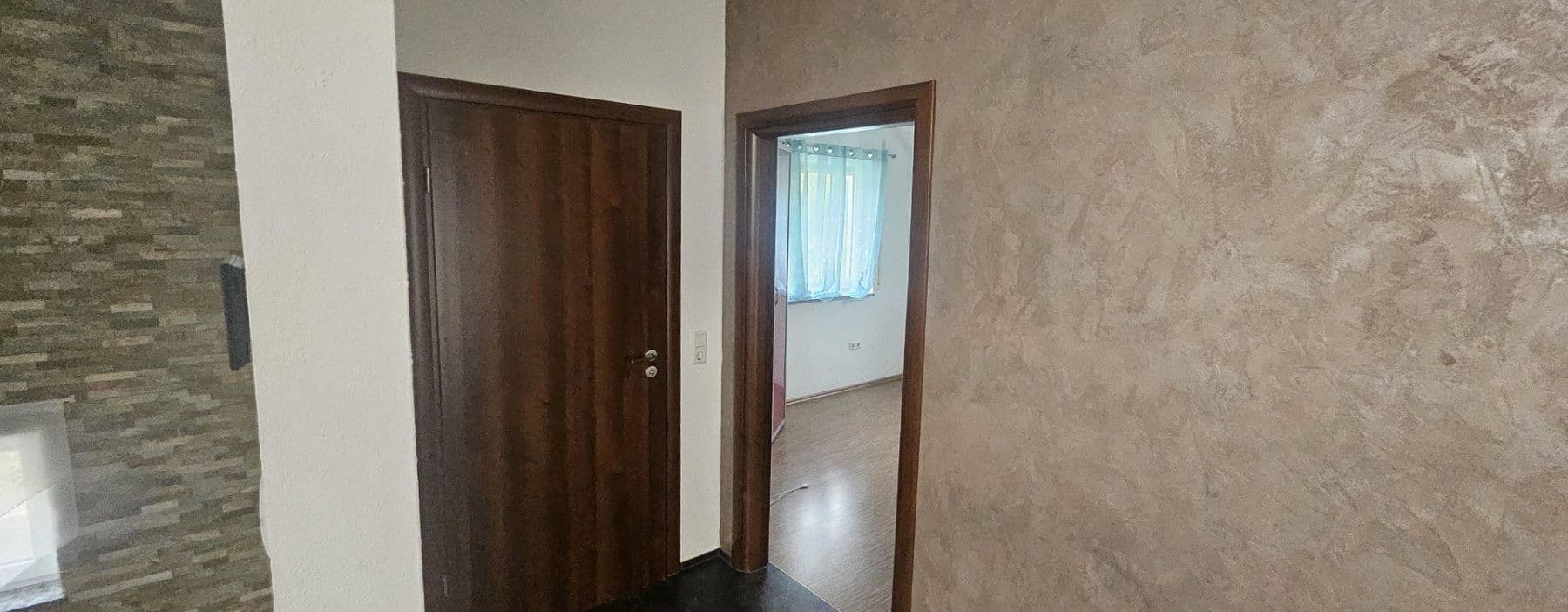 Prodej domu 209 m², pozemek 334 m², Lichtensteinstr., 64, Reutlingen, Bádensko-Württembersko Prodej domu 209 m², pozemek 334 m², Lichtensteinstr., 64, Reutlingen, Bádensko-Württembersko