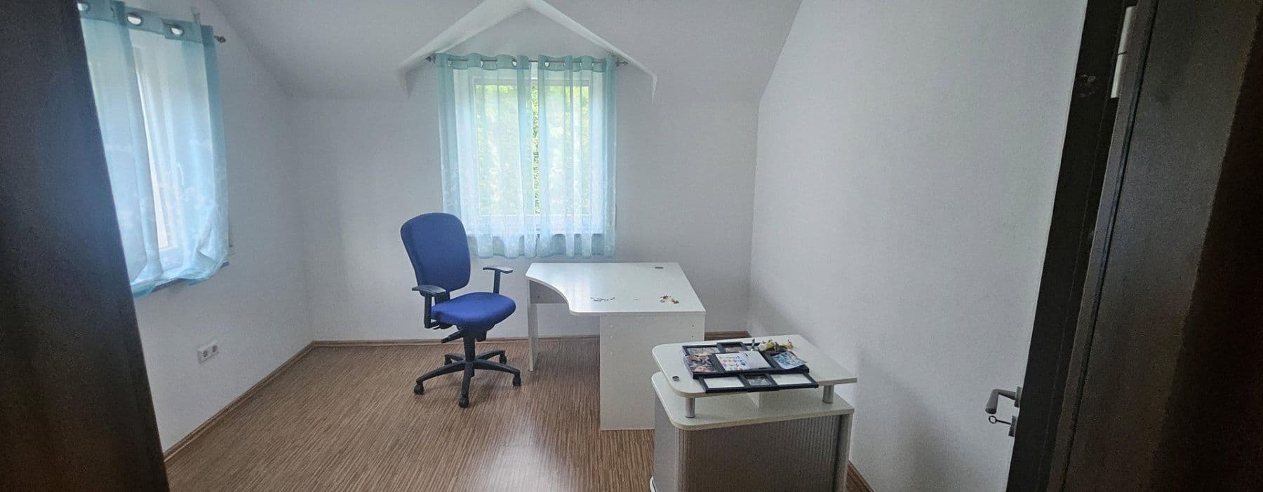 Prodej domu 209 m², pozemek 334 m², Lichtensteinstr., 64, Reutlingen, Bádensko-Württembersko Prodej domu 209 m², pozemek 334 m², Lichtensteinstr., 64, Reutlingen, Bádensko-Württembersko