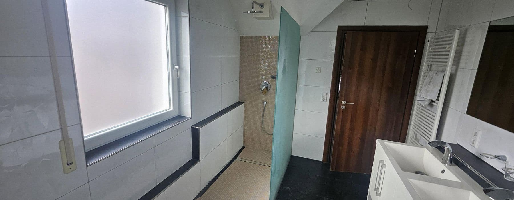 Prodej domu 209 m², pozemek 334 m², Lichtensteinstr., 64, Reutlingen, Bádensko-Württembersko Prodej domu 209 m², pozemek 334 m², Lichtensteinstr., 64, Reutlingen, Bádensko-Württembersko