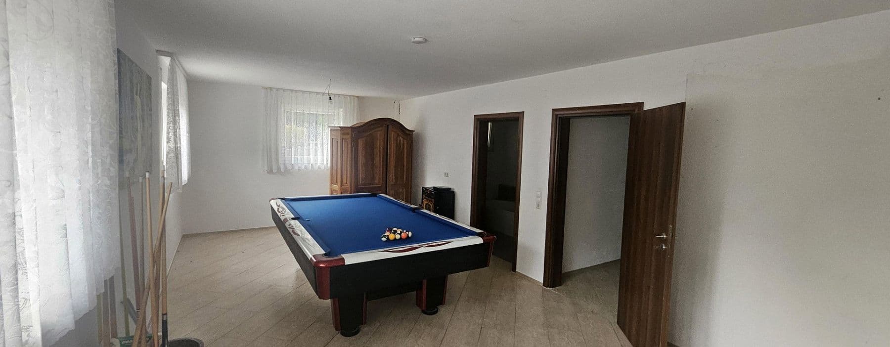 Prodej domu 209 m², pozemek 334 m², Lichtensteinstr., 64, Reutlingen, Bádensko-Württembersko Prodej domu 209 m², pozemek 334 m², Lichtensteinstr., 64, Reutlingen, Bádensko-Württembersko