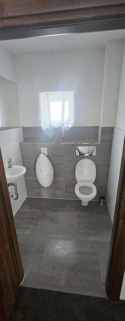 Prodej domu 209 m², pozemek 334 m², Lichtensteinstr., 64, Reutlingen, Bádensko-Württembersko Prodej domu 209 m², pozemek 334 m², Lichtensteinstr., 64, Reutlingen, Bádensko-Württembersko