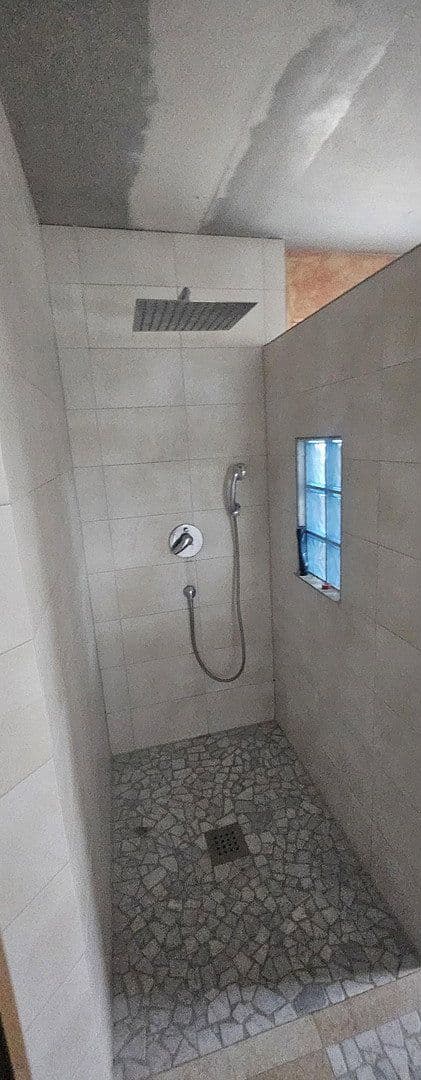 Prodej domu 209 m², pozemek 334 m², Lichtensteinstr., 64, Reutlingen, Bádensko-Württembersko Prodej domu 209 m², pozemek 334 m², Lichtensteinstr., 64, Reutlingen, Bádensko-Württembersko