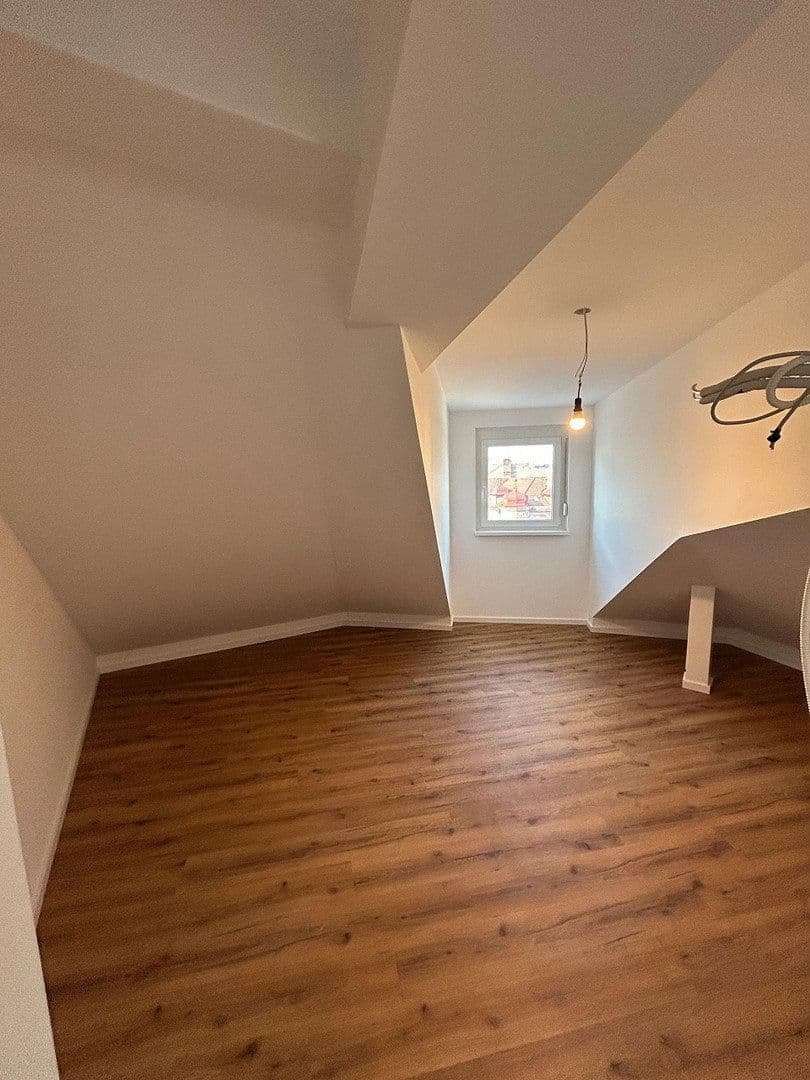 Pronájem bytu 3+1 75 m², Stromerstr. 1/1A, Nürnberg, Bavorsko Pronájem bytu 3+1 75 m², Stromerstr. 1/1A, Nürnberg, Bavorsko