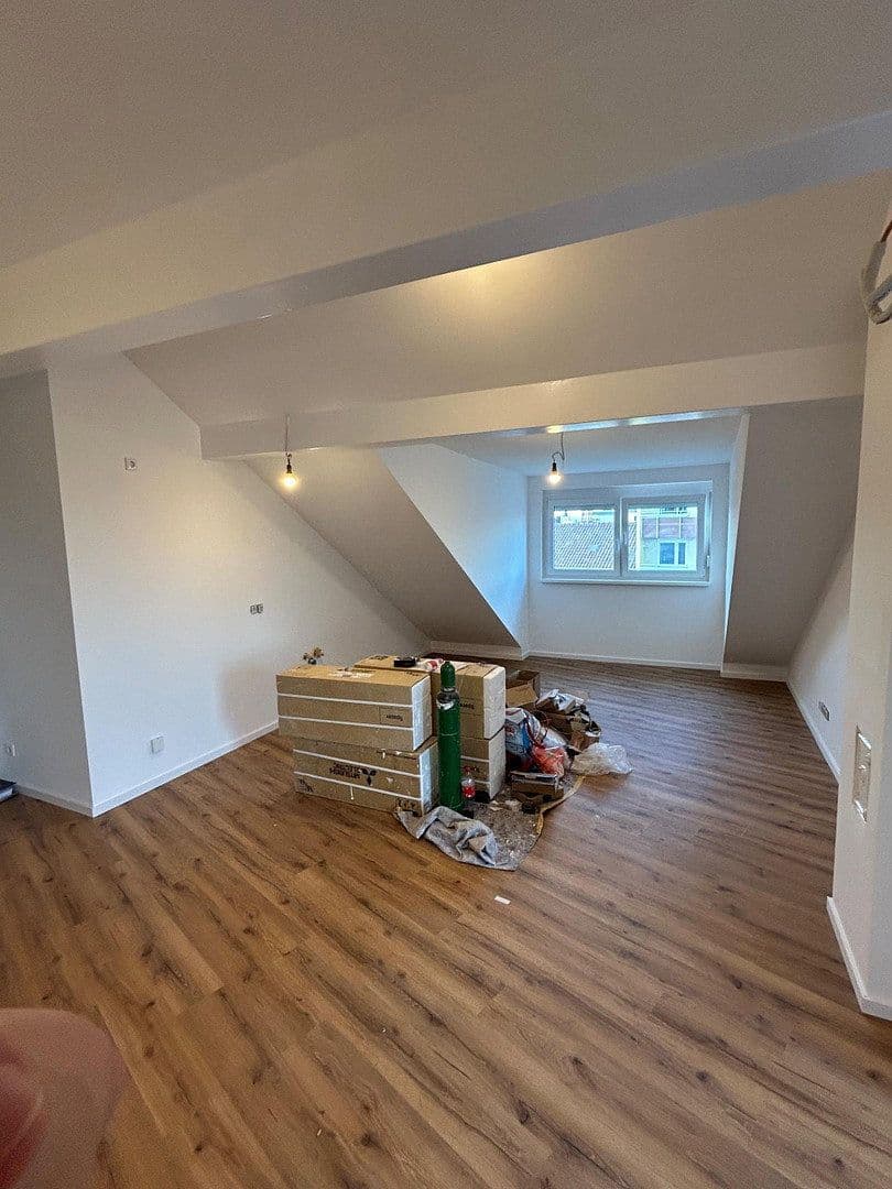 Pronájem bytu 3+1 75 m², Stromerstr. 1/1A, Nürnberg, Bavorsko Pronájem bytu 3+1 75 m², Stromerstr. 1/1A, Nürnberg, Bavorsko