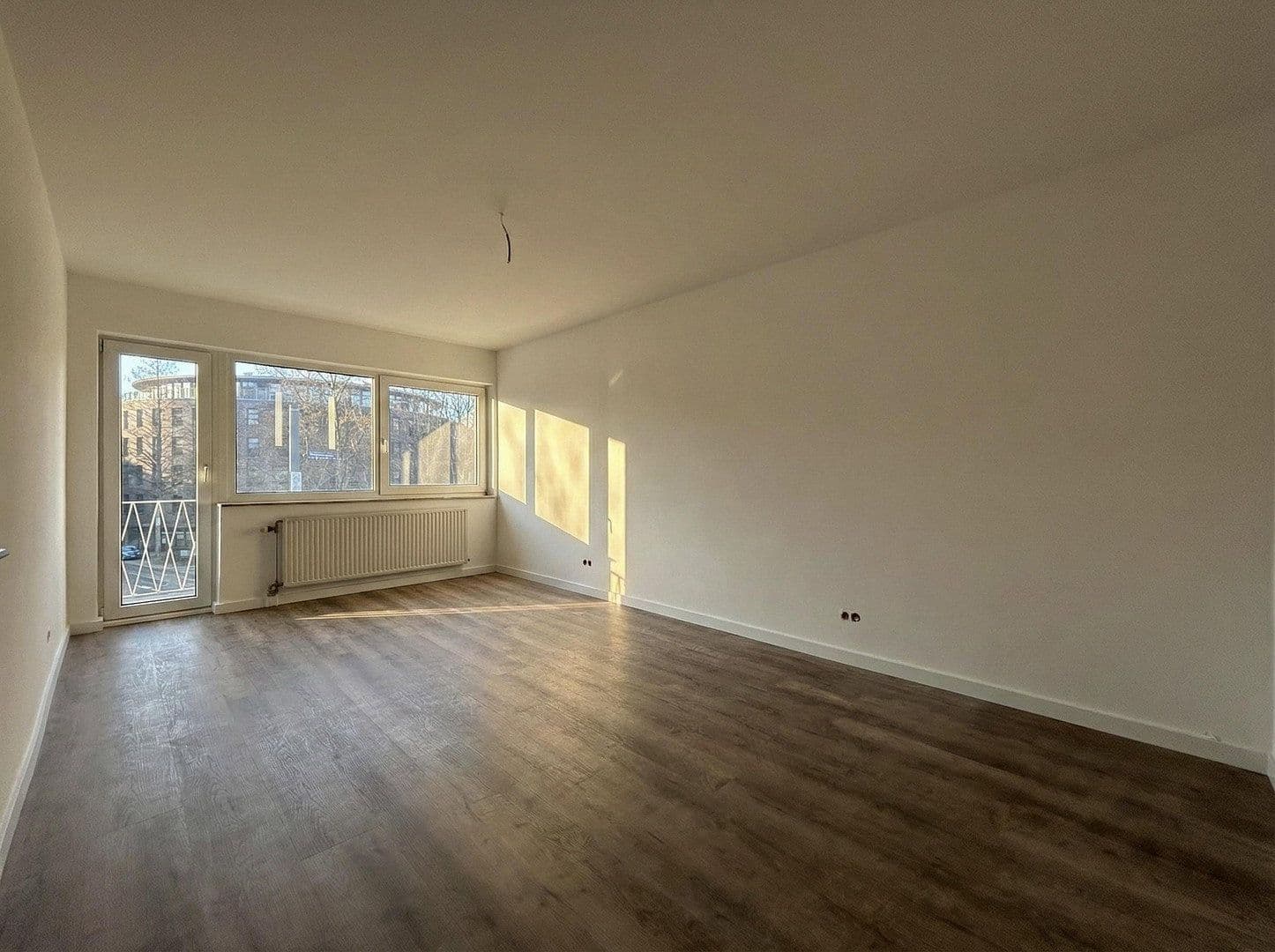 Prodej bytu 3+1 70 m², Köln, Severní Porýní-Vestfálsko Prodej bytu 3+1 70 m², Köln, Severní Porýní-Vestfálsko