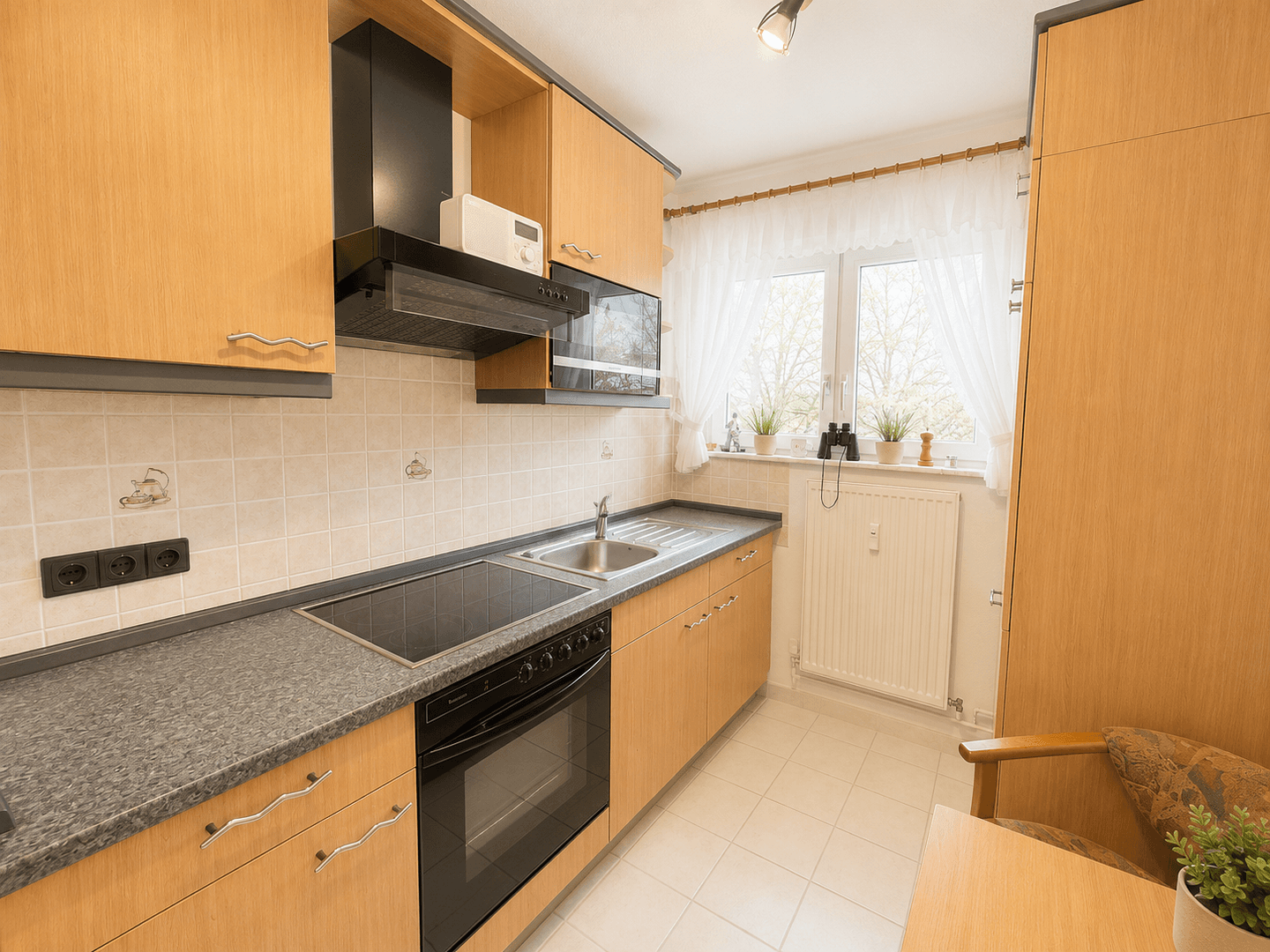 Pronájem bytu 3+1 63 m², Neuer Damm 40, Bremen, Bremen Pronájem bytu 3+1 63 m², Neuer Damm 40, Bremen, Bremen