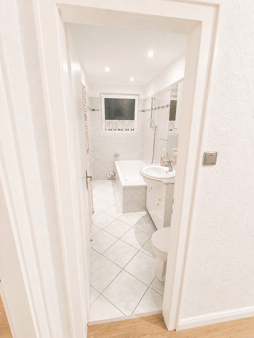 Pronájem bytu 3+1 63 m², Neuer Damm 40, Bremen, Bremen Pronájem bytu 3+1 63 m², Neuer Damm 40, Bremen, Bremen