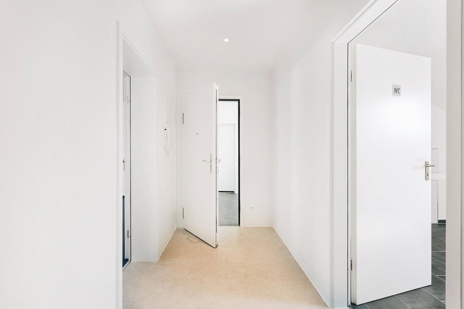 Pronájem kanceláře 218 m², Zum Wiesengrund 8, Wilsdruff, Sasko Pronájem kanceláře 218 m², Zum Wiesengrund 8, Wilsdruff, Sasko