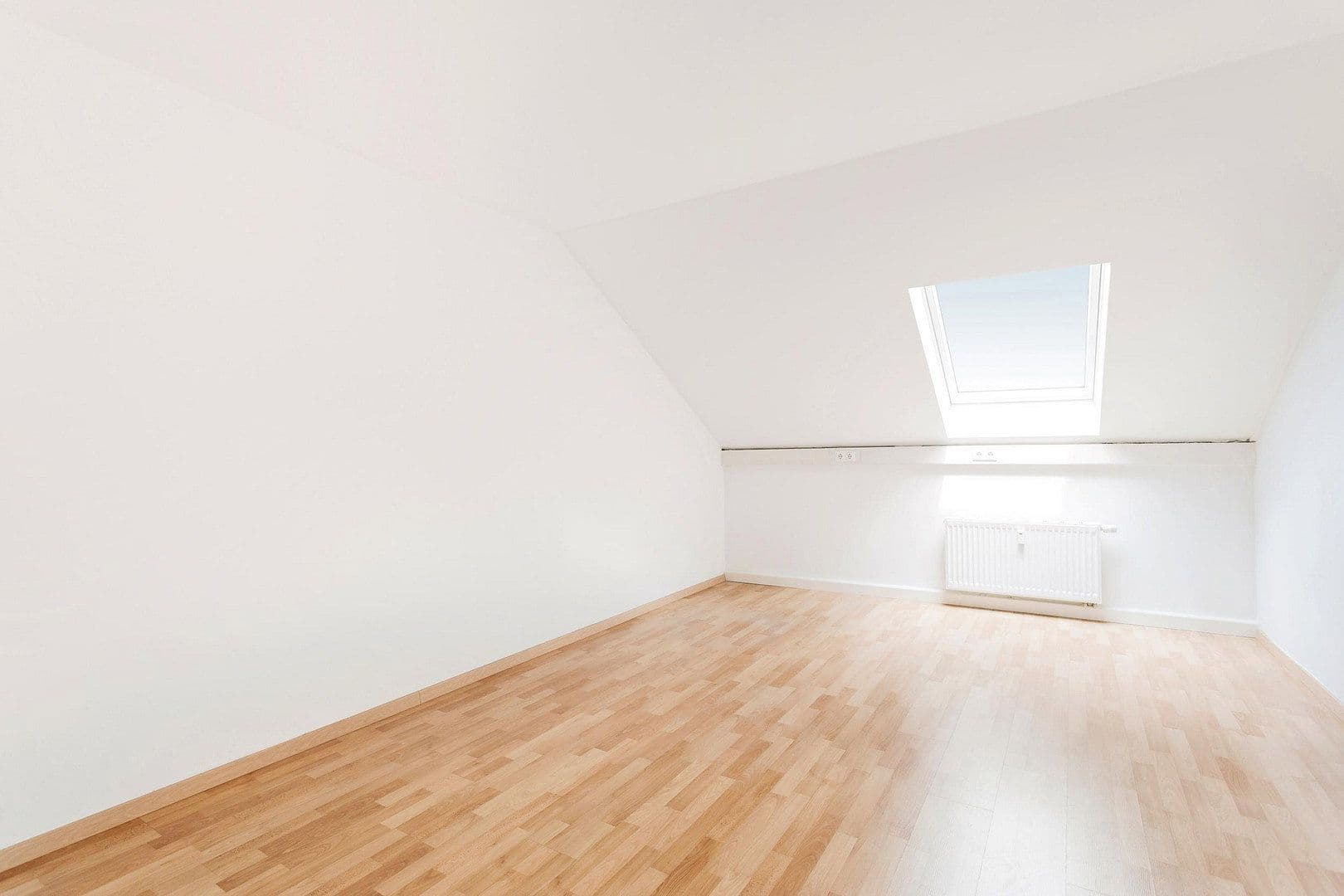 Pronájem kanceláře 218 m², Zum Wiesengrund 8, Wilsdruff, Sasko Pronájem kanceláře 218 m², Zum Wiesengrund 8, Wilsdruff, Sasko