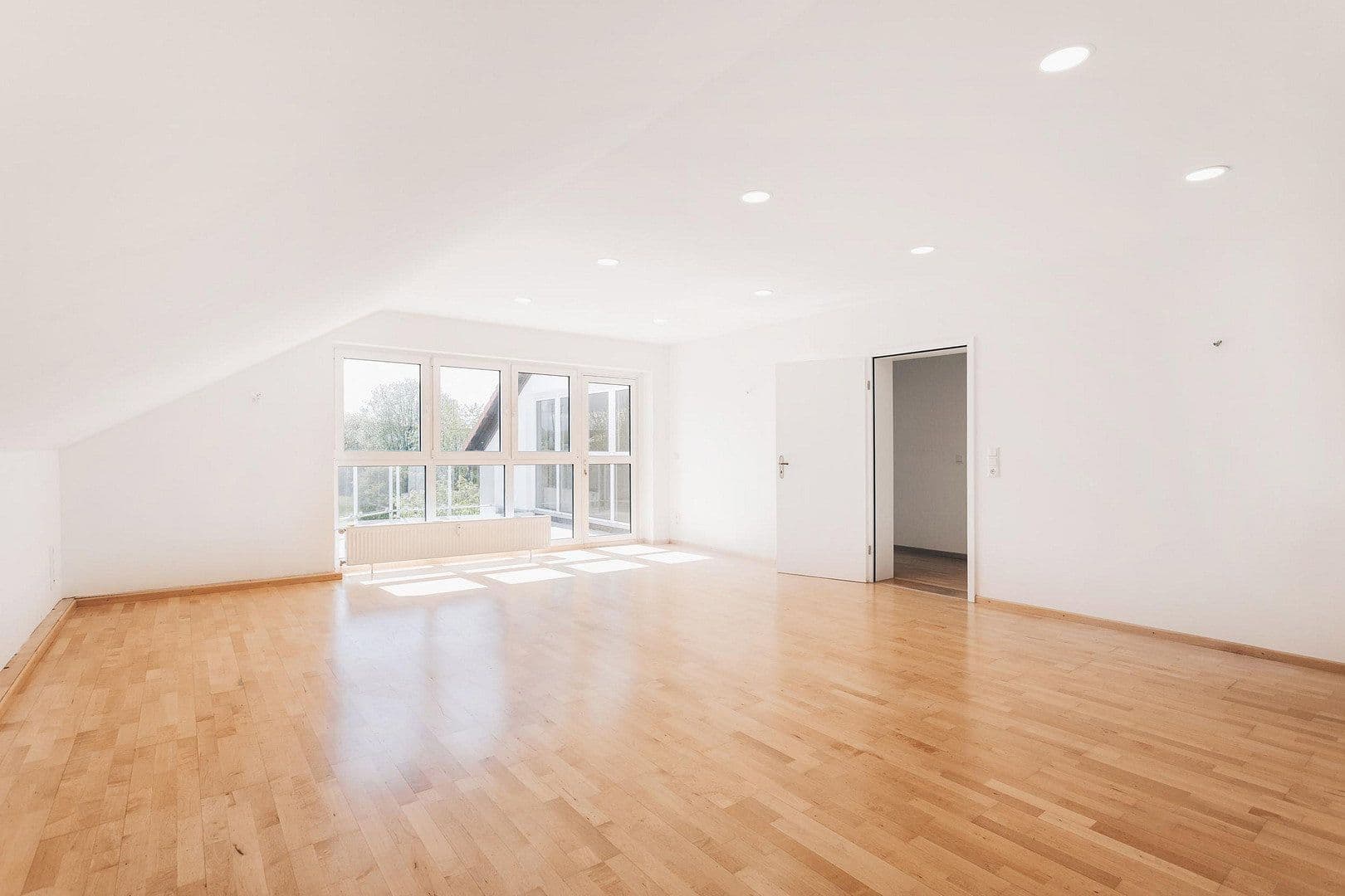 Pronájem kanceláře 218 m², Zum Wiesengrund 8, Wilsdruff, Sasko Pronájem kanceláře 218 m², Zum Wiesengrund 8, Wilsdruff, Sasko