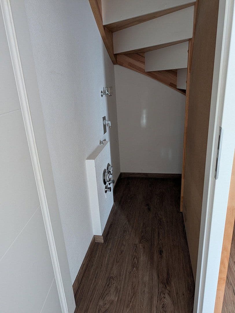 Pronájem bytu 3+1 102 m², Harleshäuser Straße 133, Kassel, Hessen Pronájem bytu 3+1 102 m², Harleshäuser Straße 133, Kassel, Hessen