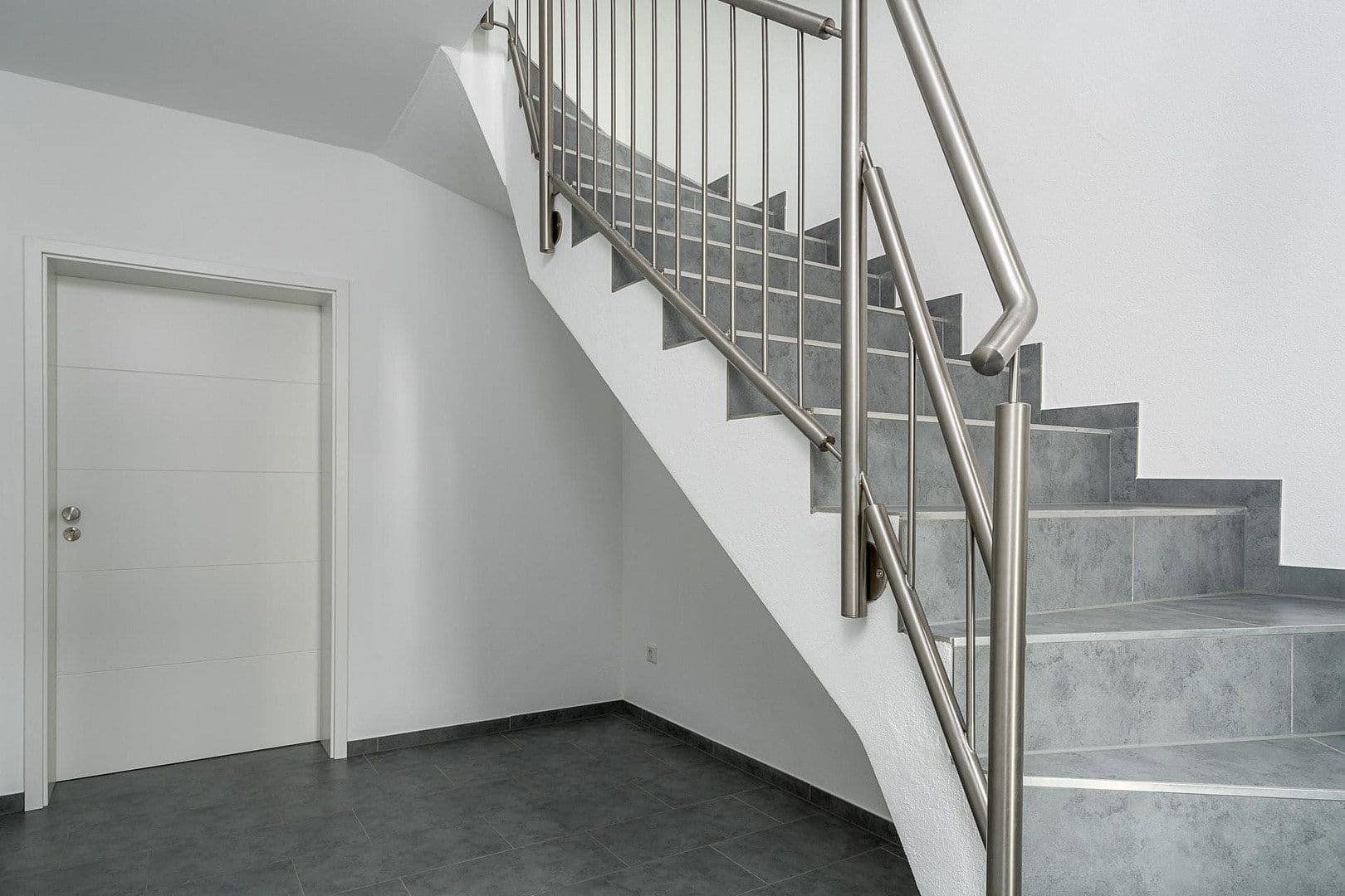 Pronájem bytu 3+1 102 m², Harleshäuser Straße 133, Kassel, Hessen Pronájem bytu 3+1 102 m², Harleshäuser Straße 133, Kassel, Hessen