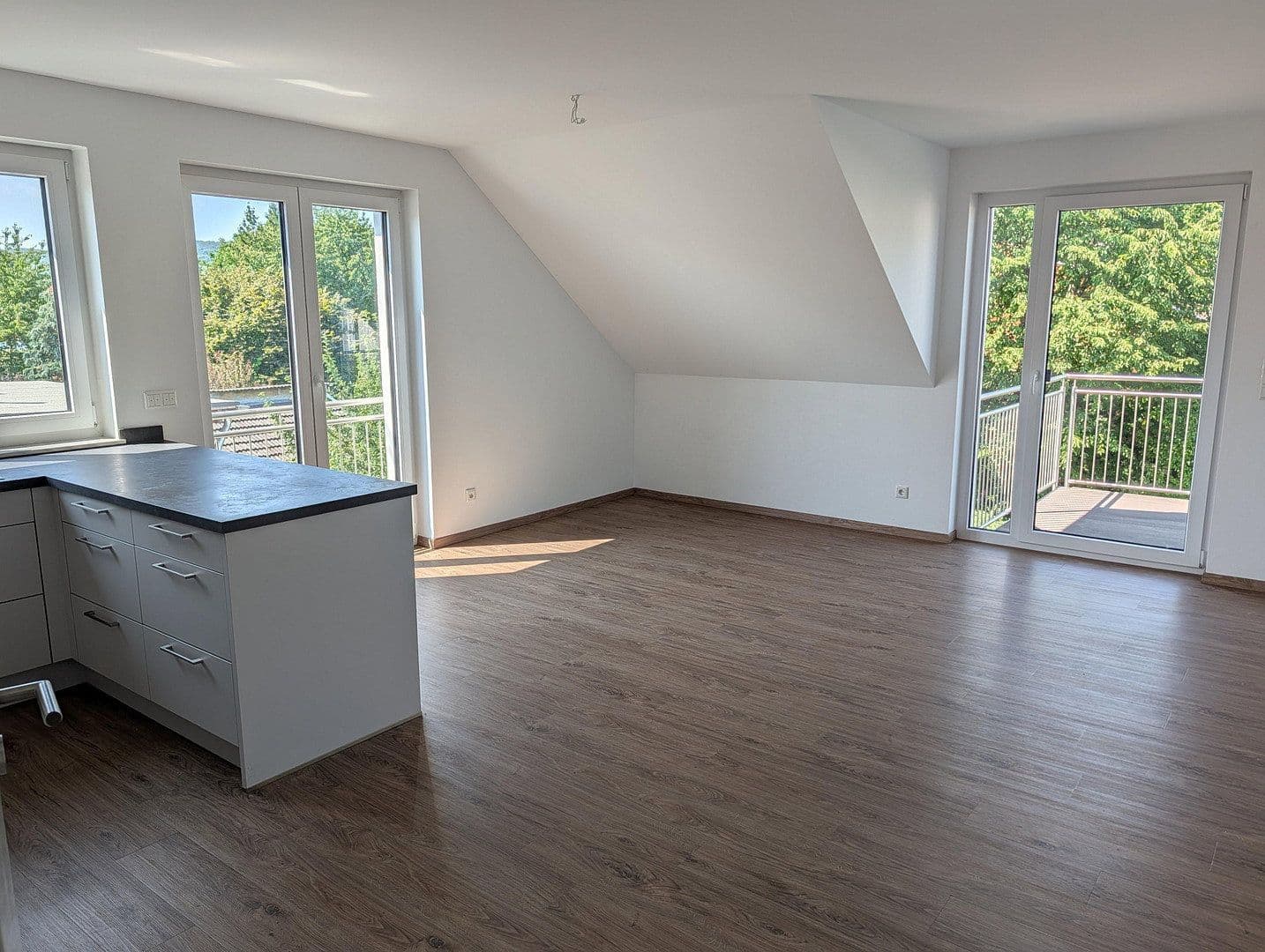 Pronájem bytu 3+1 102 m², Harleshäuser Straße 133, Kassel, Hessen Pronájem bytu 3+1 102 m², Harleshäuser Straße 133, Kassel, Hessen