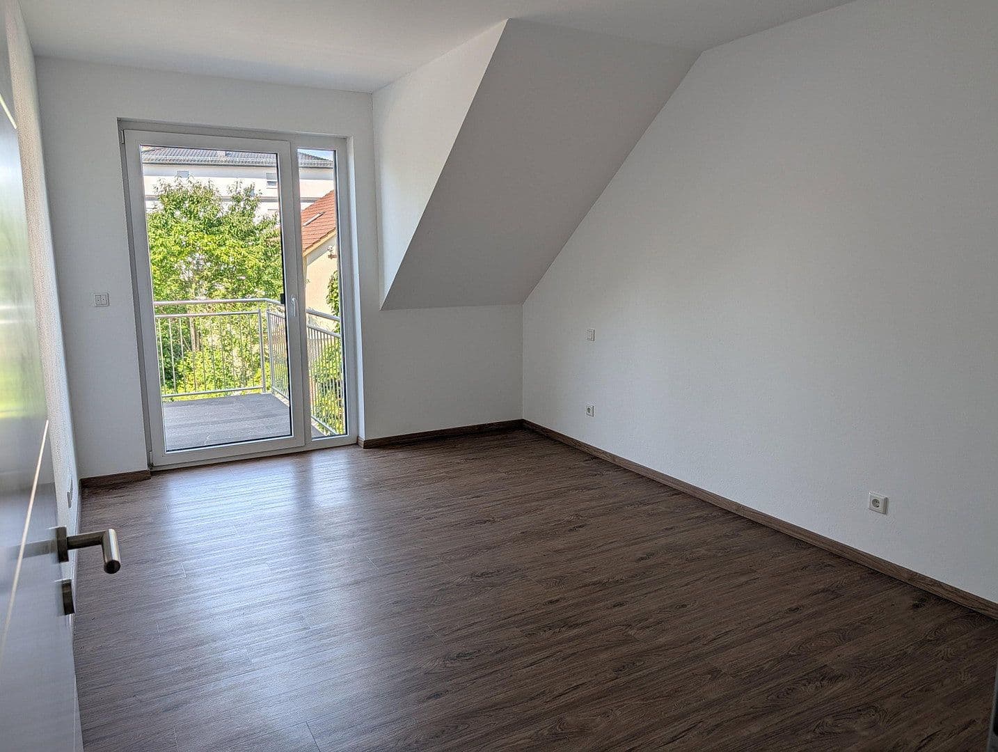 Pronájem bytu 3+1 102 m², Harleshäuser Straße 133, Kassel, Hessen Pronájem bytu 3+1 102 m², Harleshäuser Straße 133, Kassel, Hessen