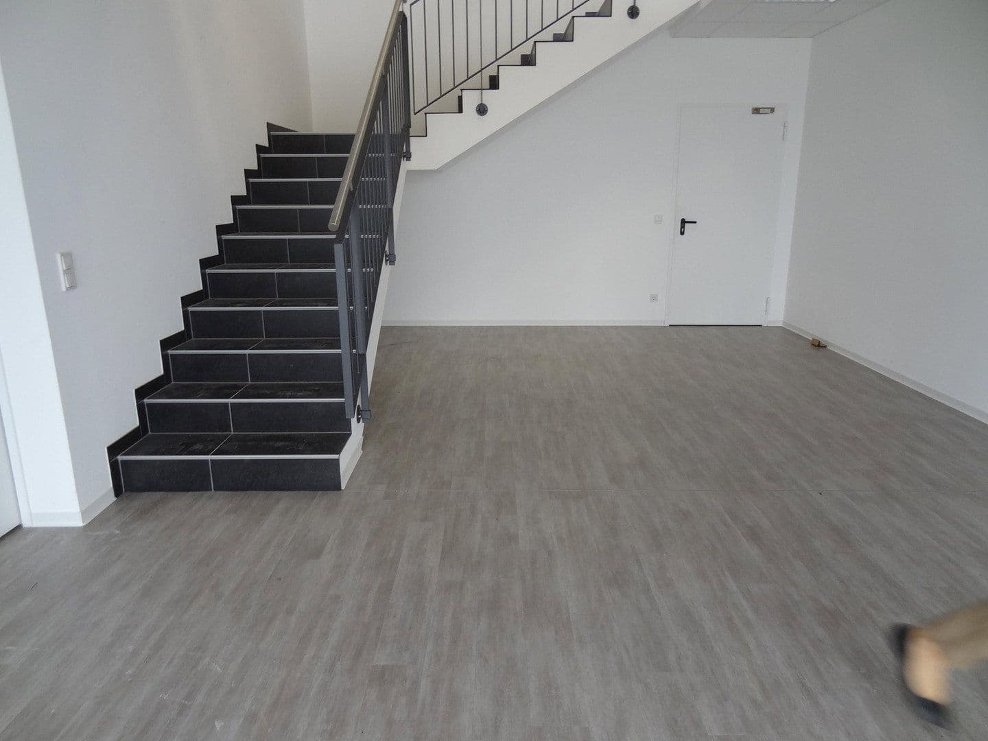Pronájem nebytového prostoru 24.948 m², Lauchaer Höhe 29, Hörsel, Durynsko Pronájem nebytového prostoru 24.948 m², Lauchaer Höhe 29, Hörsel, Durynsko