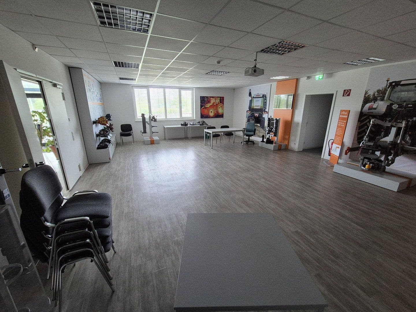 Pronájem nebytového prostoru 24.948 m², Lauchaer Höhe 29, Hörsel, Durynsko Pronájem nebytového prostoru 24.948 m², Lauchaer Höhe 29, Hörsel, Durynsko