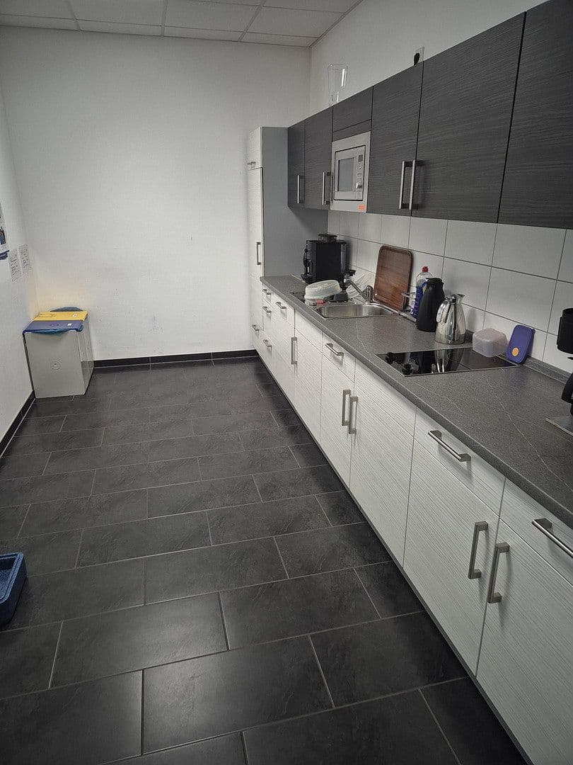 Pronájem nebytového prostoru 24.948 m², Lauchaer Höhe 29, Hörsel, Durynsko Pronájem nebytového prostoru 24.948 m², Lauchaer Höhe 29, Hörsel, Durynsko