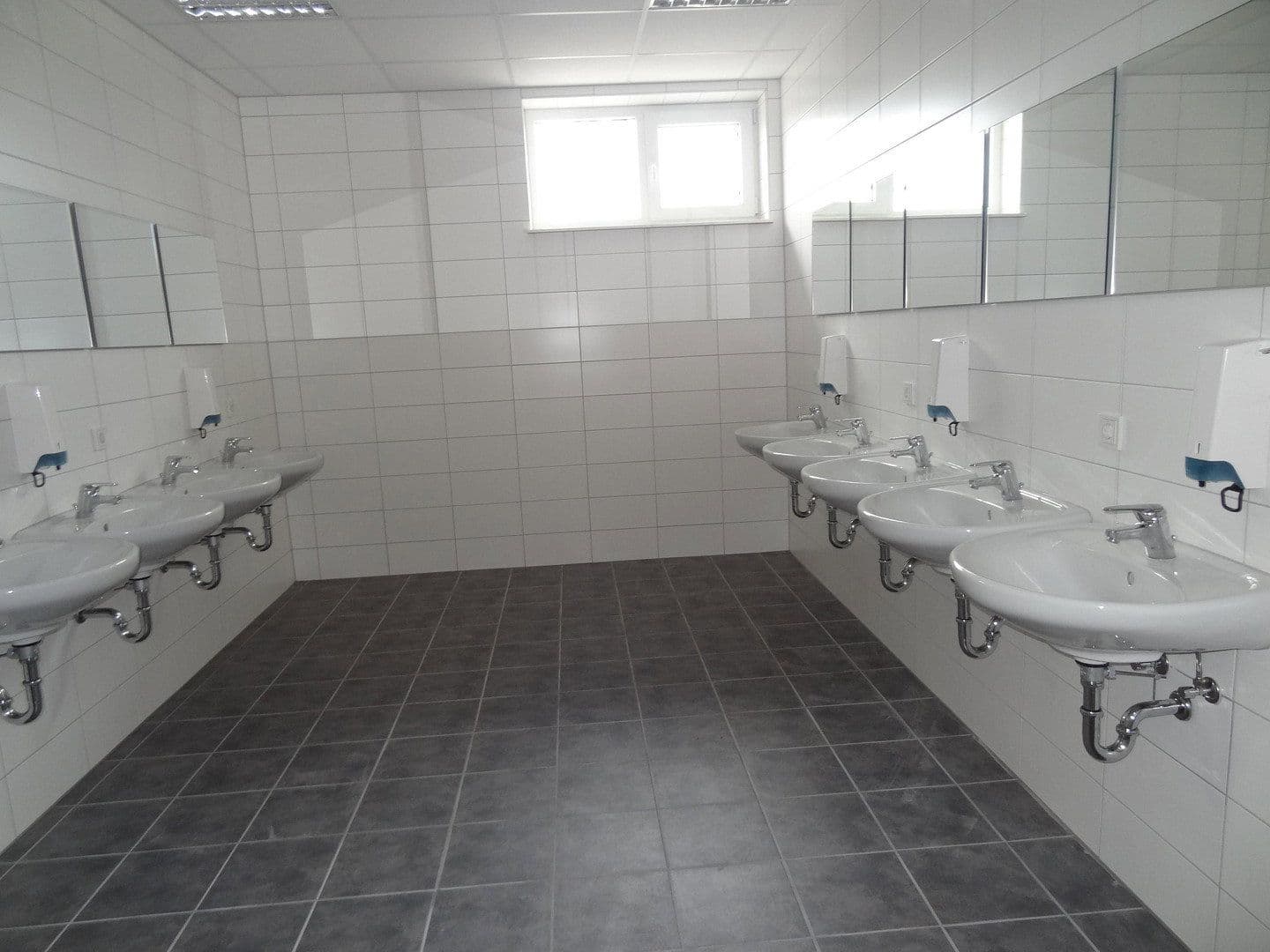 Pronájem nebytového prostoru 24.948 m², Lauchaer Höhe 29, Hörsel, Durynsko Pronájem nebytového prostoru 24.948 m², Lauchaer Höhe 29, Hörsel, Durynsko