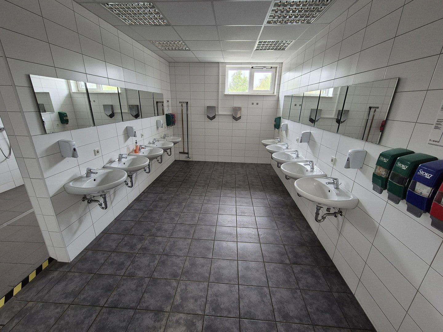 Pronájem nebytového prostoru 24.948 m², Lauchaer Höhe 29, Hörsel, Durynsko Pronájem nebytového prostoru 24.948 m², Lauchaer Höhe 29, Hörsel, Durynsko