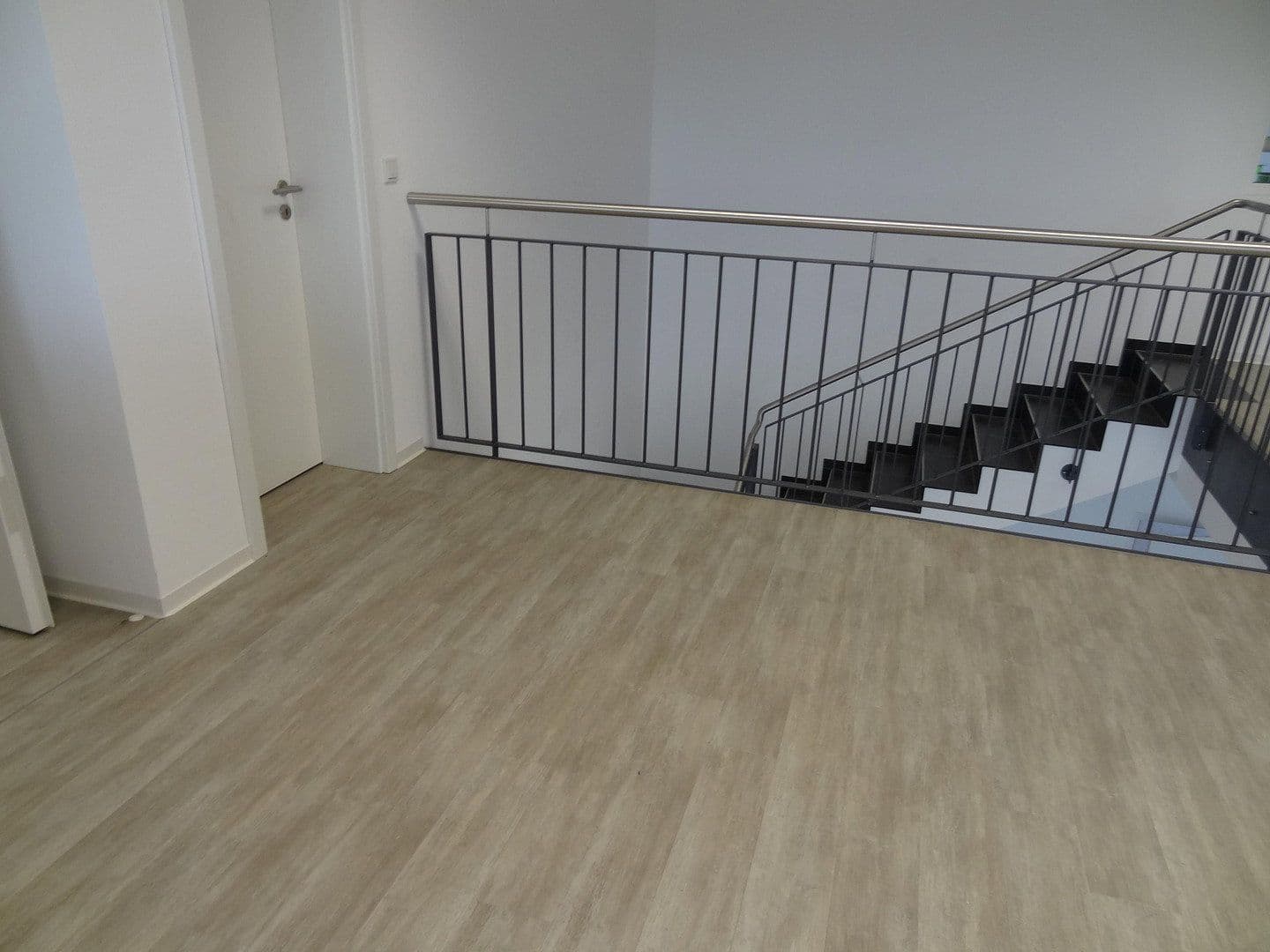 Pronájem nebytového prostoru 24.948 m², Lauchaer Höhe 29, Hörsel, Durynsko Pronájem nebytového prostoru 24.948 m², Lauchaer Höhe 29, Hörsel, Durynsko