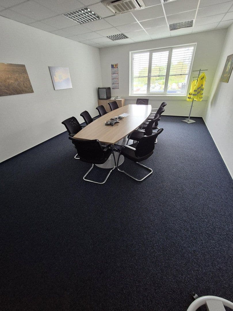 Pronájem nebytového prostoru 24.948 m², Lauchaer Höhe 29, Hörsel, Durynsko Pronájem nebytového prostoru 24.948 m², Lauchaer Höhe 29, Hörsel, Durynsko