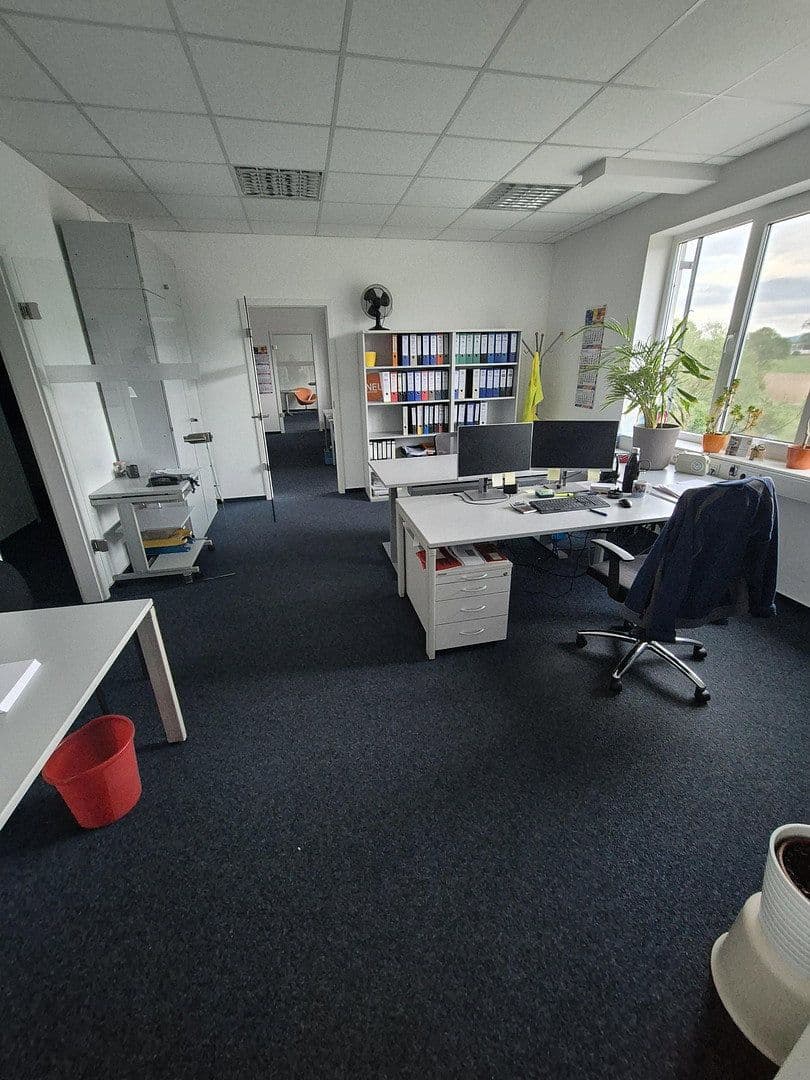 Pronájem nebytového prostoru 24.948 m², Lauchaer Höhe 29, Hörsel, Durynsko Pronájem nebytového prostoru 24.948 m², Lauchaer Höhe 29, Hörsel, Durynsko
