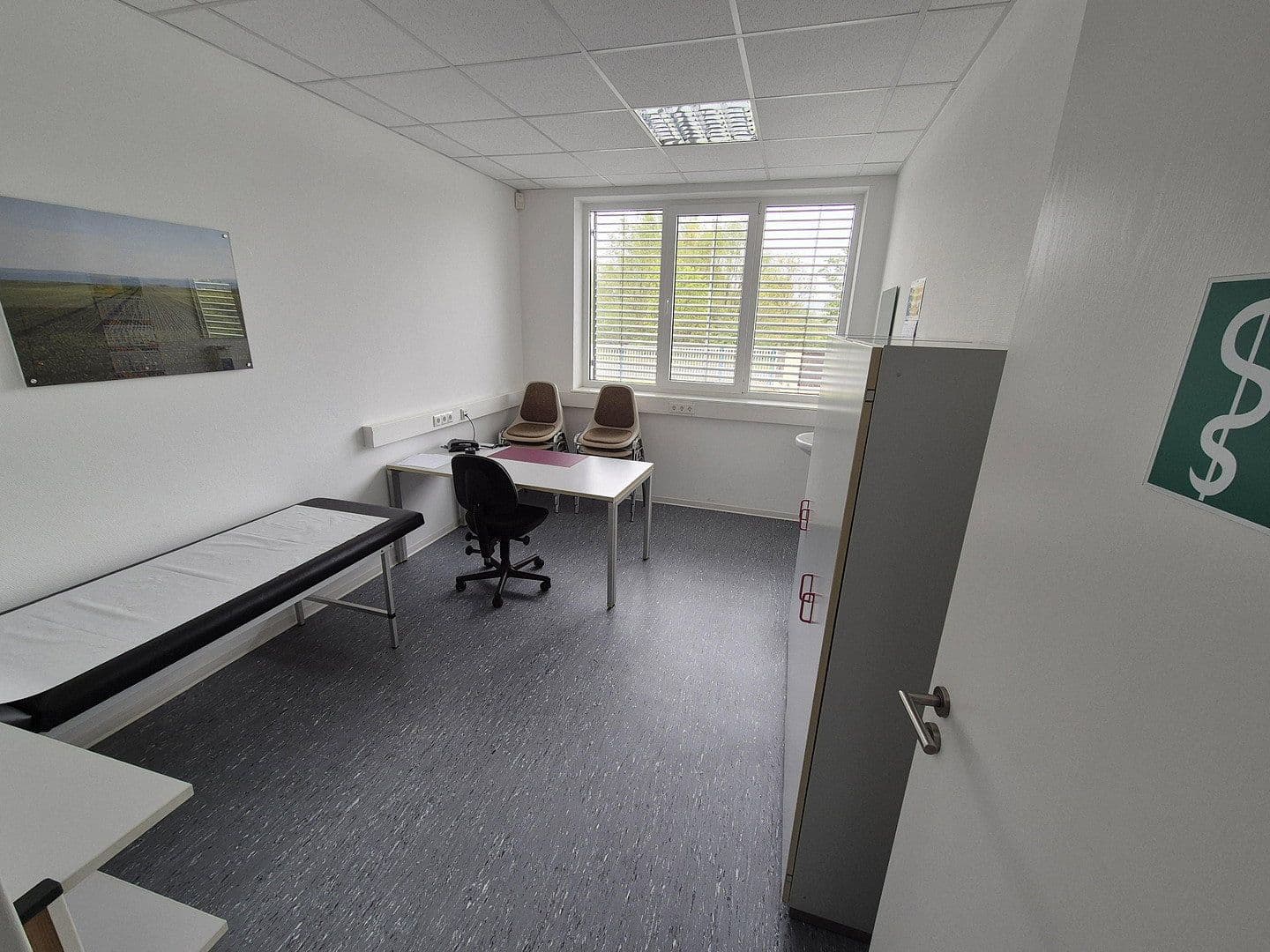 Pronájem nebytového prostoru 24.948 m², Lauchaer Höhe 29, Hörsel, Durynsko Pronájem nebytového prostoru 24.948 m², Lauchaer Höhe 29, Hörsel, Durynsko