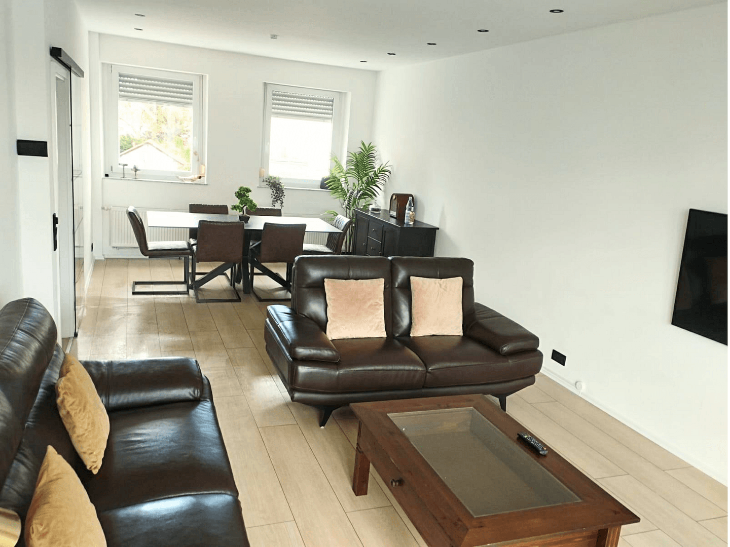Prodej domu 290 m², pozemek 550 m², Solingen, Severní Porýní-Vestfálsko Prodej domu 290 m², pozemek 550 m², Solingen, Severní Porýní-Vestfálsko