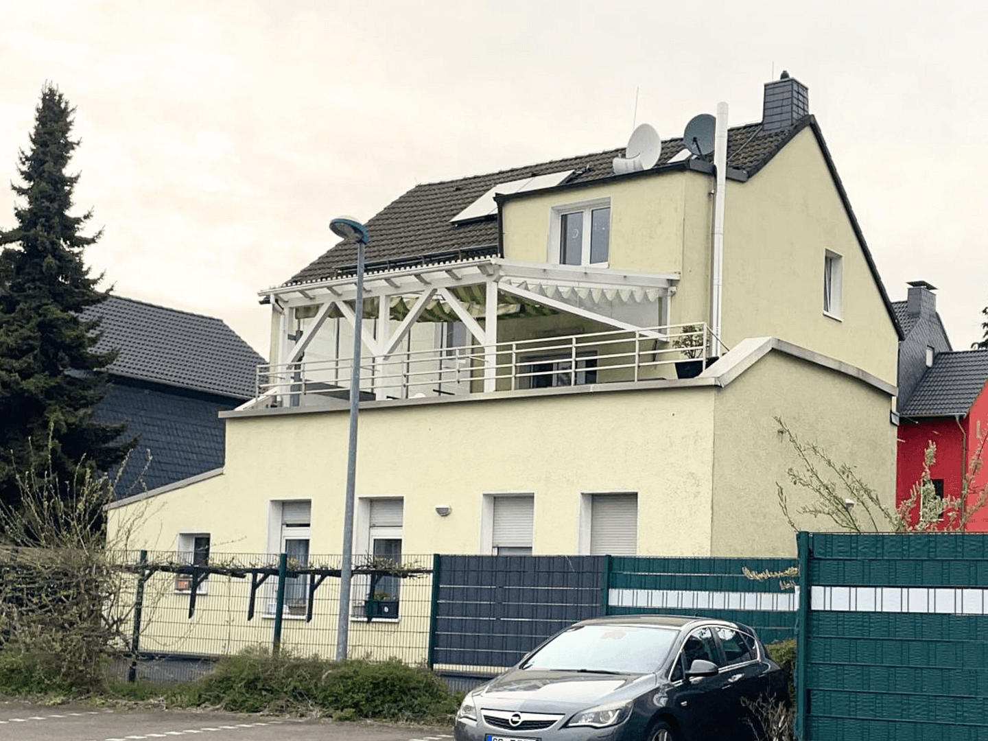 Prodej domu 290 m², pozemek 550 m², Solingen, Severní Porýní-Vestfálsko Prodej domu 290 m², pozemek 550 m², Solingen, Severní Porýní-Vestfálsko