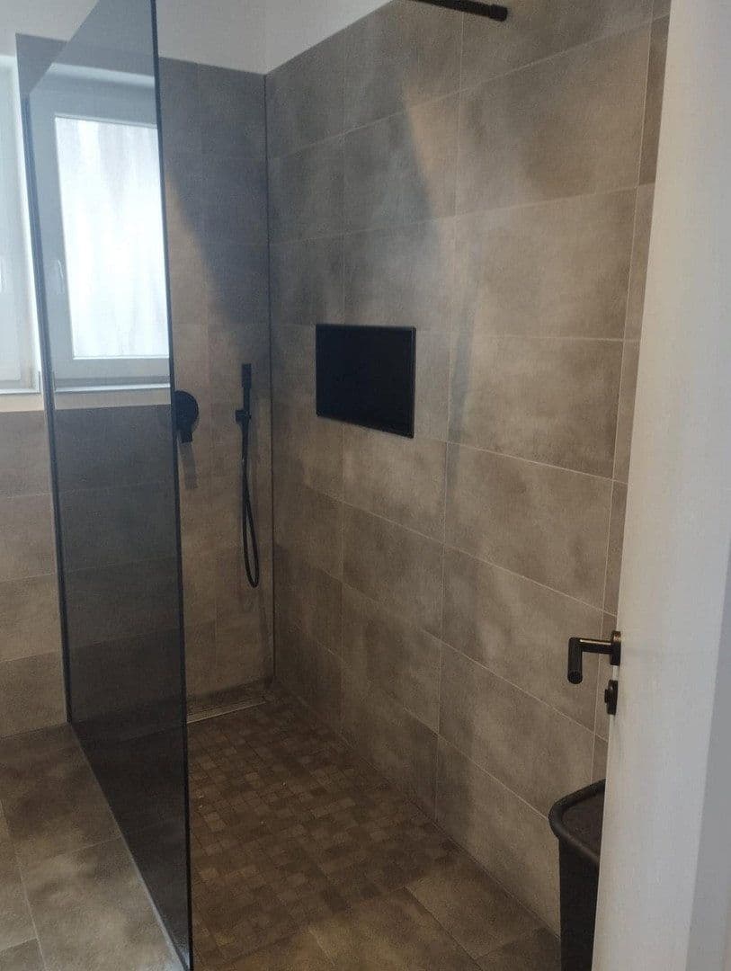Prodej domu 290 m², pozemek 550 m², Solingen, Severní Porýní-Vestfálsko Prodej domu 290 m², pozemek 550 m², Solingen, Severní Porýní-Vestfálsko