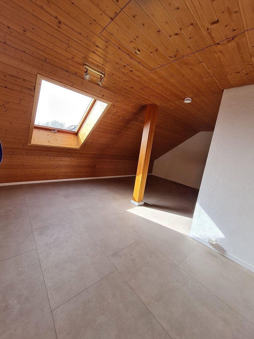 Pronájem domu 125 m², pozemek 523 m², Biberach an der Riß, Bádensko-Württembersko Pronájem domu 125 m², pozemek 523 m², Biberach an der Riß, Bádensko-Württembersko