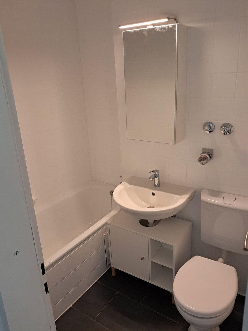 Pronájem bytu 1+1 29 m², Wichernstr. 14, Erlangen, Bavorsko Pronájem bytu 1+1 29 m², Wichernstr. 14, Erlangen, Bavorsko