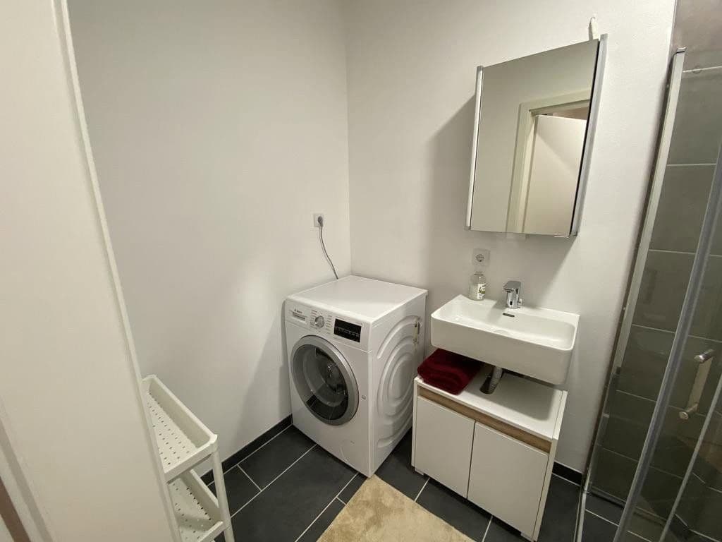 Pronájem bytu 1+1 42 m², Kapellenstraße 64a, Wiesbaden, Hessen Pronájem bytu 1+1 42 m², Kapellenstraße 64a, Wiesbaden, Hessen