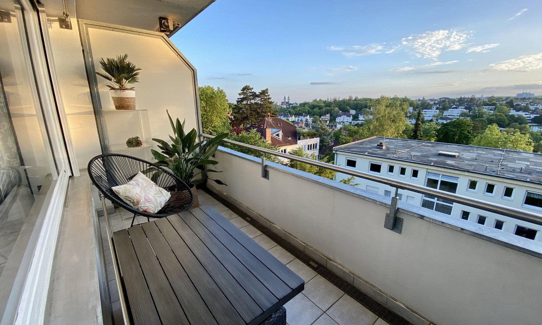 Pronájem bytu 1+1 42 m², Kapellenstraße 64a, Wiesbaden, Hessen Pronájem bytu 1+1 42 m², Kapellenstraße 64a, Wiesbaden, Hessen