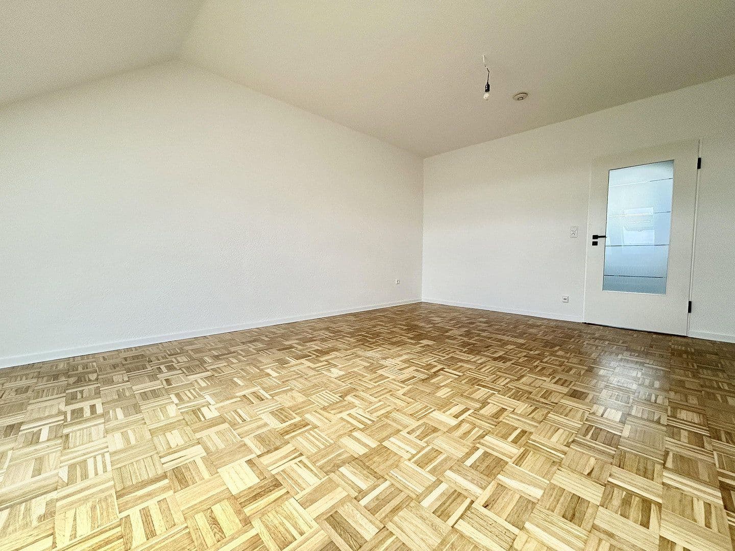Pronájem bytu 3+1 56 m², Pattensen, Dolní Sasko Pronájem bytu 3+1 56 m², Pattensen, Dolní Sasko