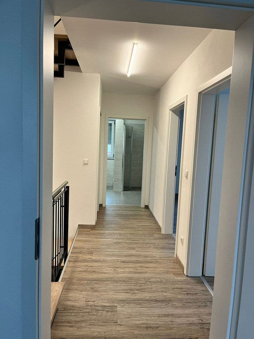 Pronájem domu 140 m², pozemek 140 m², Sütterlinstraße 2a, Schwandorf, Bavorsko Pronájem domu 140 m², pozemek 140 m², Sütterlinstraße 2a, Schwandorf, Bavorsko