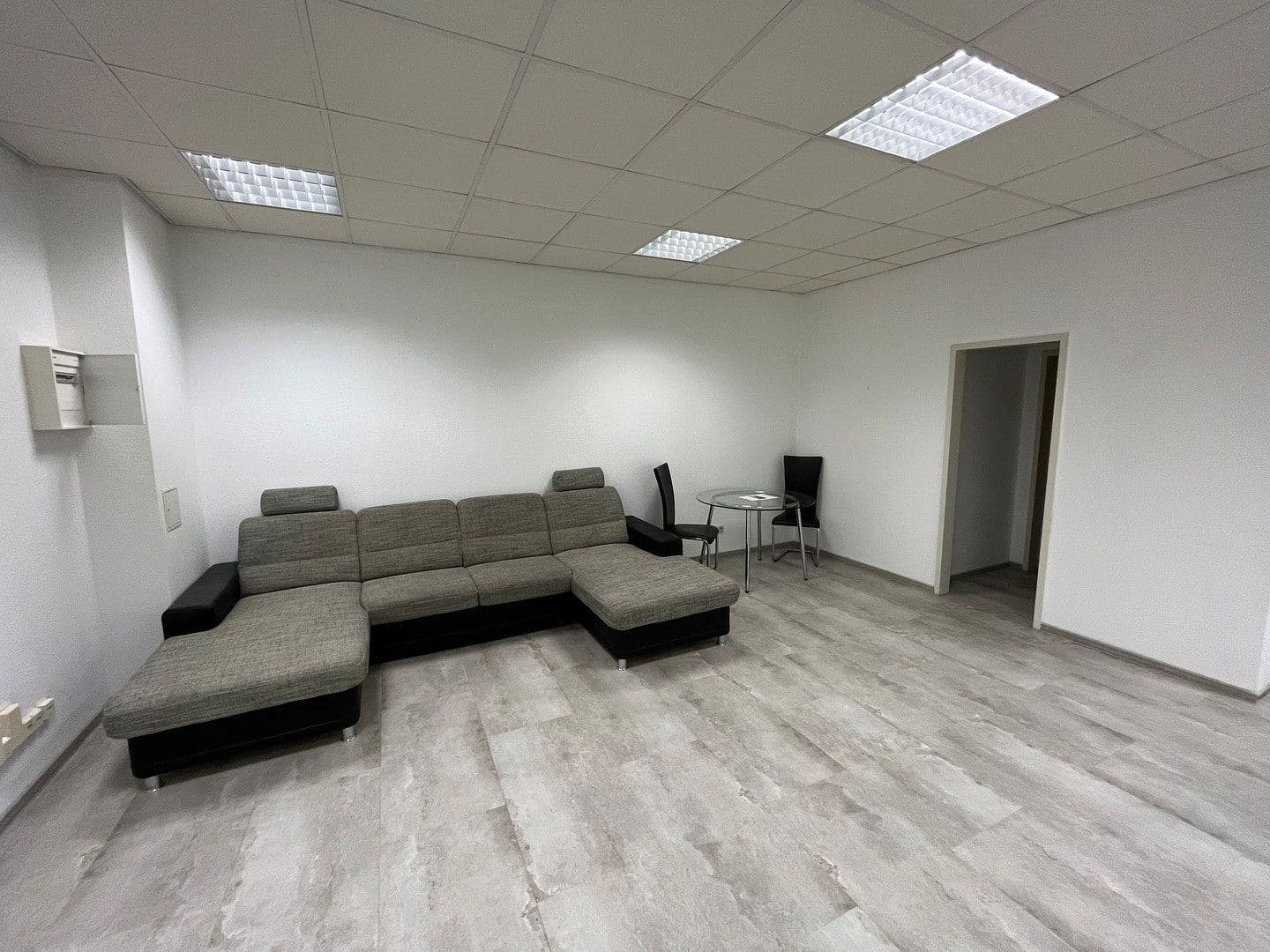 Pronájem kanceláře 40 m², Hauptstraße 12a-c, Meuselwitz, Durynsko Pronájem kanceláře 40 m², Hauptstraße 12a-c, Meuselwitz, Durynsko