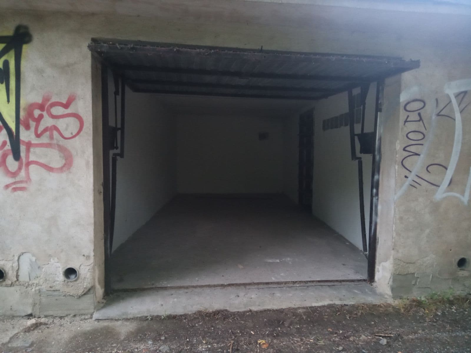Pronájem garáže 20 m², Nad Kolčavkou, Praha, Praha Pronájem garáže 20 m², Nad Kolčavkou, Praha, Praha