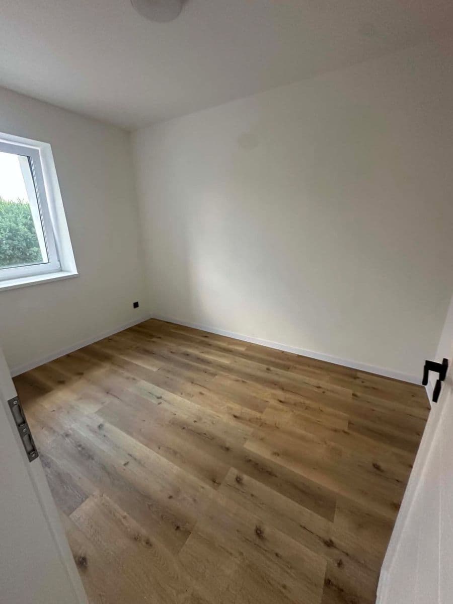 Pronájem bytu 2+kk 42 m², Tlučenská kolonie, Tlučná, Plzeňský kraj Pronájem bytu 2+kk 42 m², Tlučenská kolonie, Tlučná, Plzeňský kraj