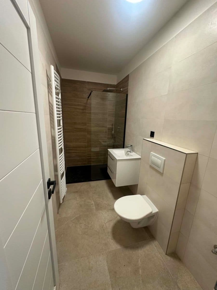 Pronájem bytu 2+kk 42 m², Tlučenská kolonie, Tlučná, Plzeňský kraj Pronájem bytu 2+kk 42 m², Tlučenská kolonie, Tlučná, Plzeňský kraj