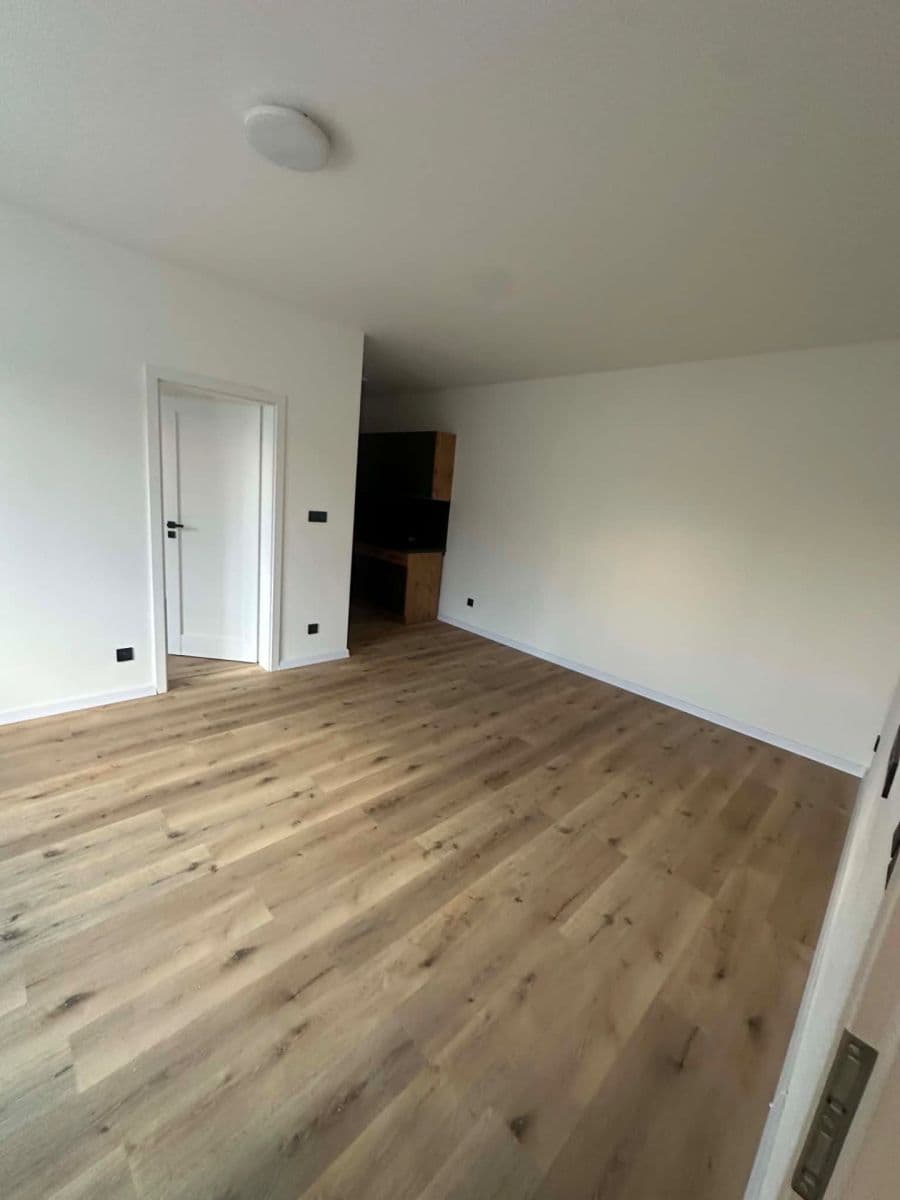 Pronájem bytu 2+kk 42 m², Tlučenská kolonie, Tlučná, Plzeňský kraj Pronájem bytu 2+kk 42 m², Tlučenská kolonie, Tlučná, Plzeňský kraj