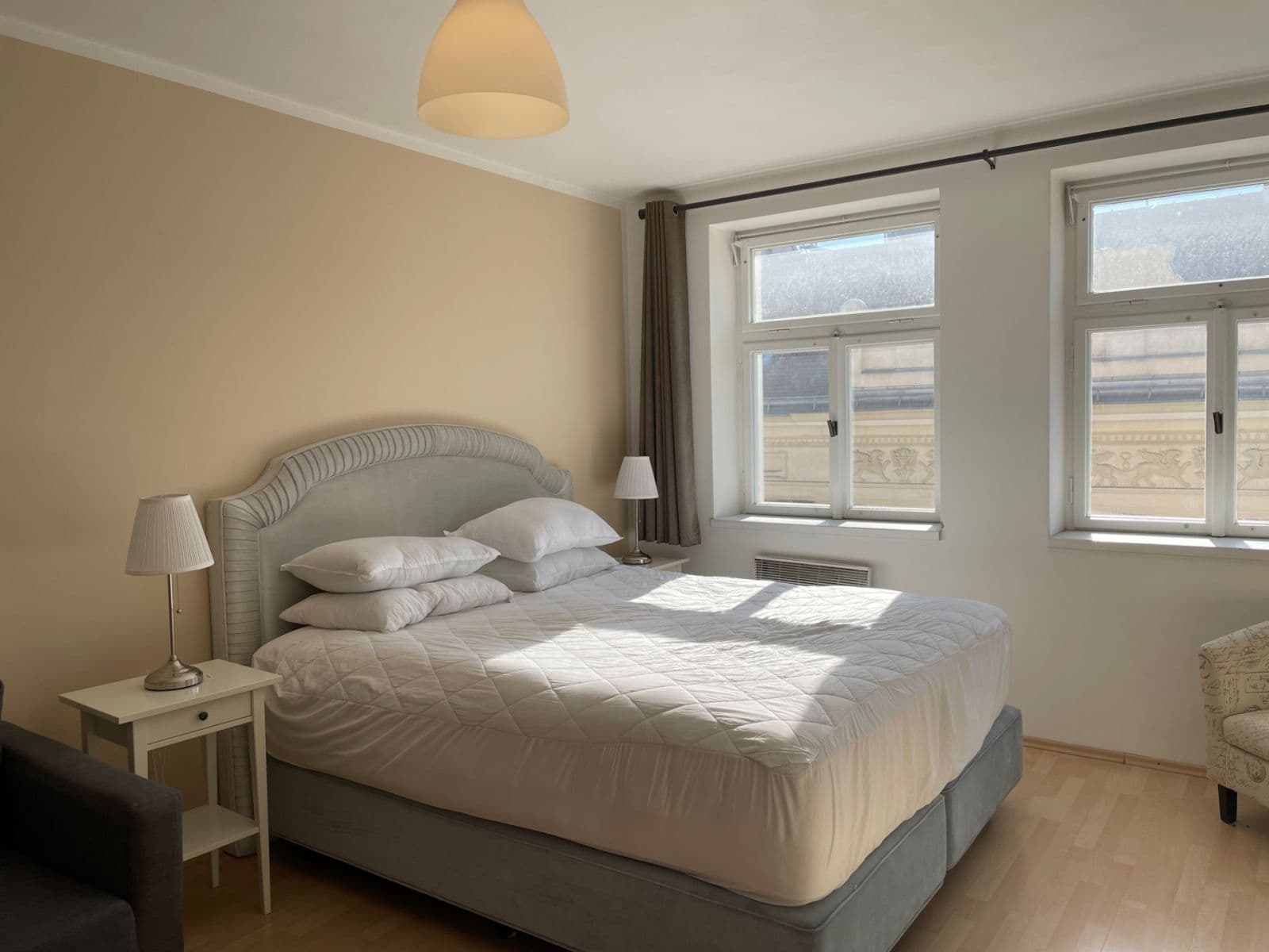 Pronájem bytu 1+1 37 m², Roháčova, Praha, Praha Pronájem bytu 1+1 37 m², Roháčova, Praha, Praha