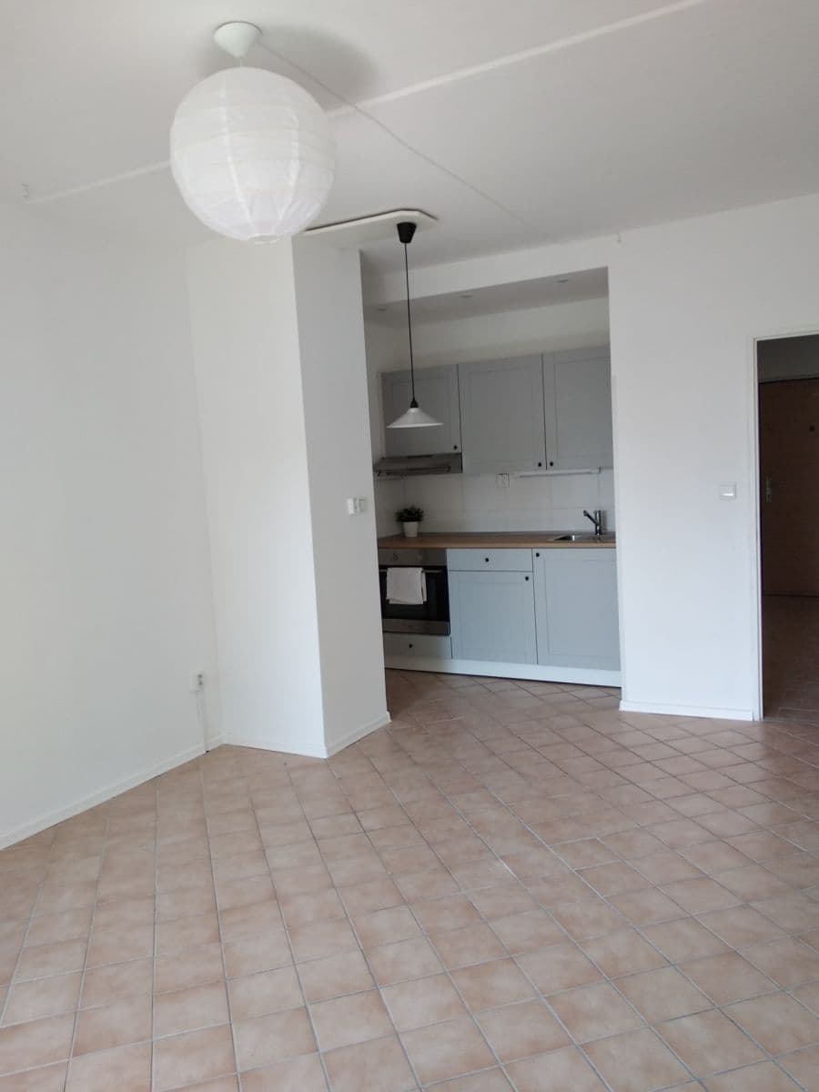 Prodej bytu 1+kk 35 m², Jana Masaryka, Hradec Králové, Královéhradecký kraj Prodej bytu 1+kk 35 m², Jana Masaryka, Hradec Králové, Královéhradecký kraj