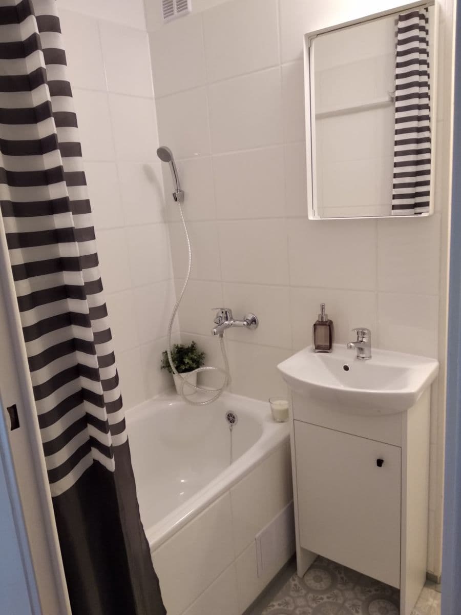 Prodej bytu 1+kk 35 m², Jana Masaryka, Hradec Králové, Královéhradecký kraj Prodej bytu 1+kk 35 m², Jana Masaryka, Hradec Králové, Královéhradecký kraj